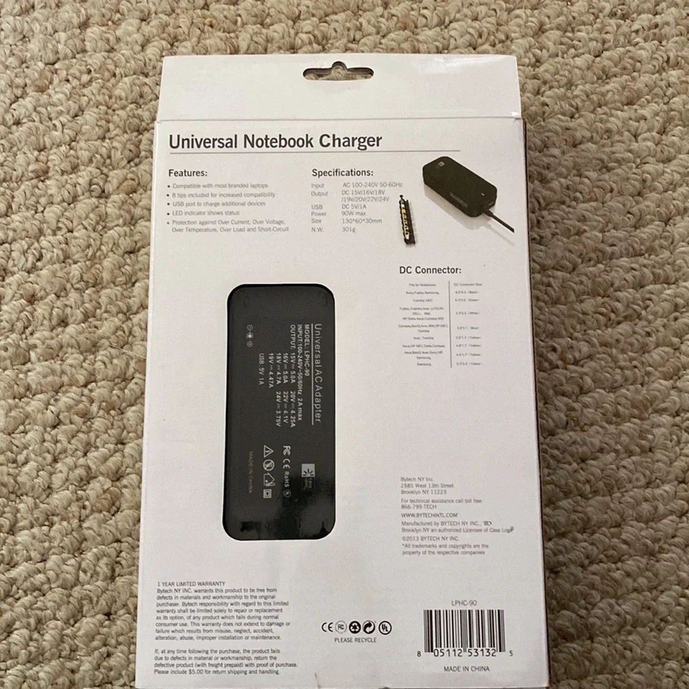 Universal Notebook Charger w/ charging port